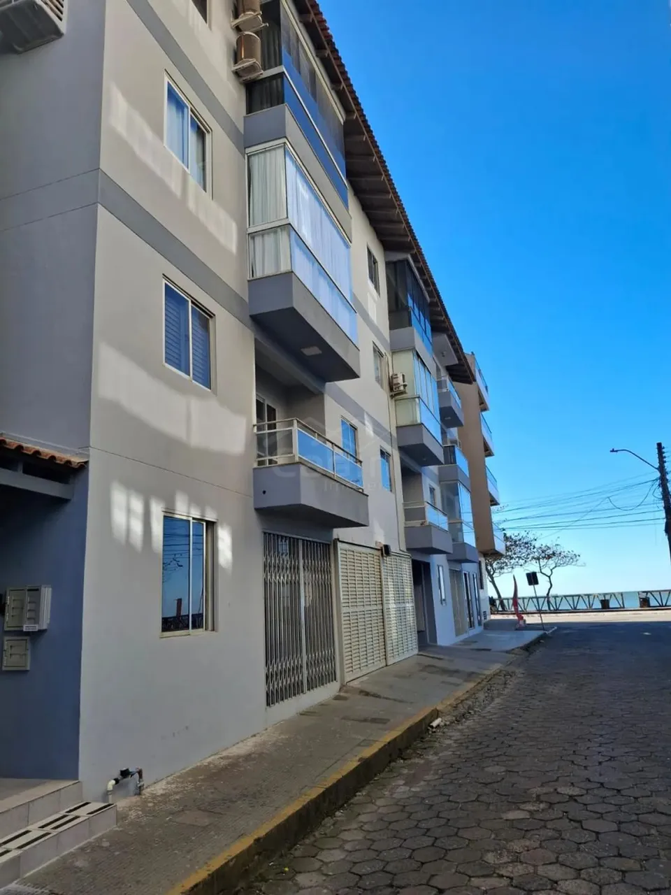 APARTAMENTO PARA ALUGAR, R$ 2.600,00 BAIRRO GRAVATÁ NAVEGANTES/SC.