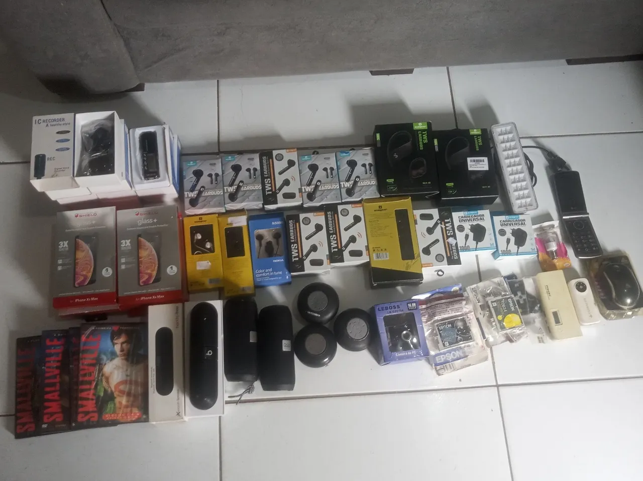 Lote com varios itens no estado.