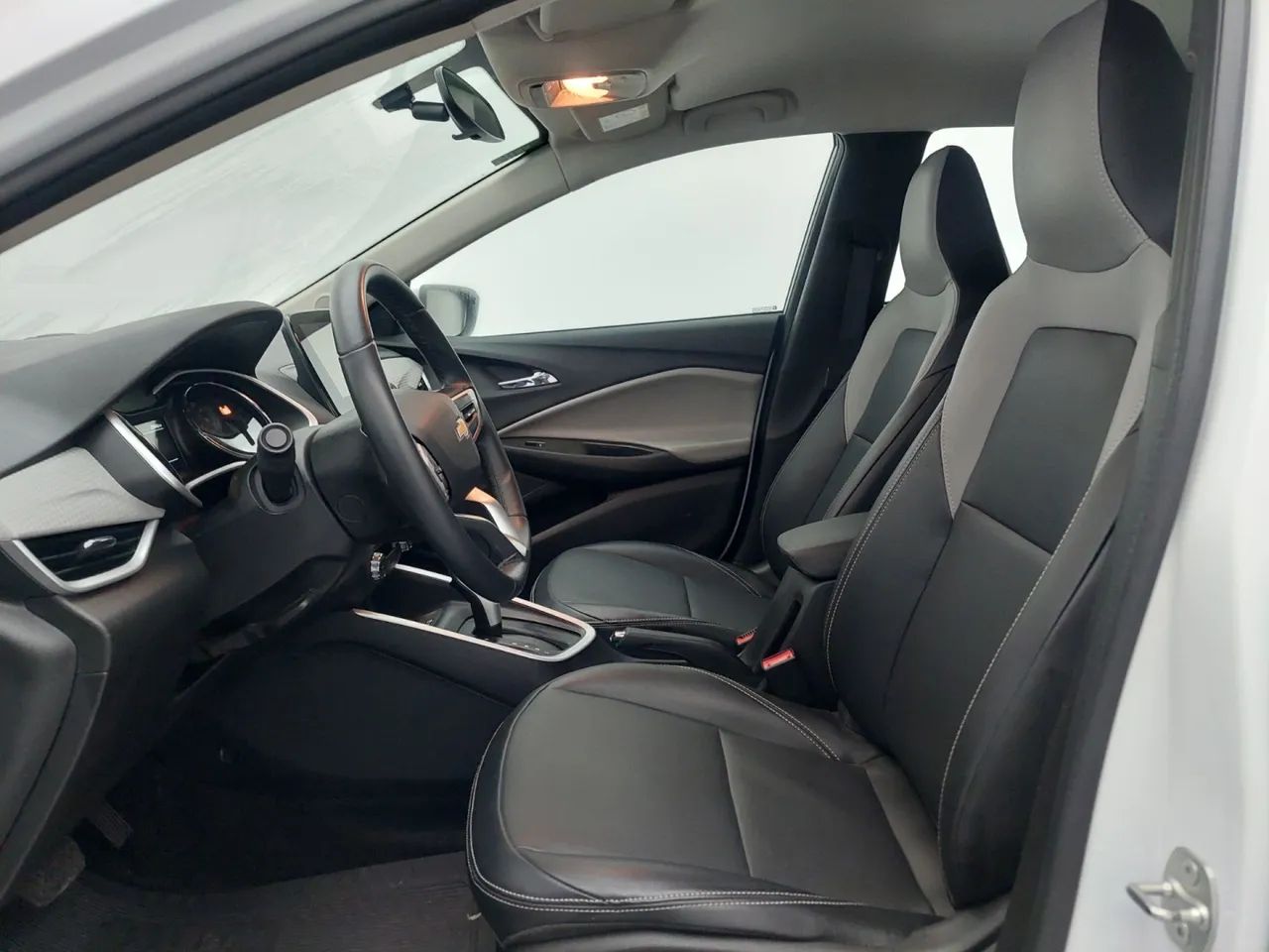 Chevrolet Onix Sedan Plus Premier 1.0 12V TB Flex Aut. 4P, foto 16 de 18