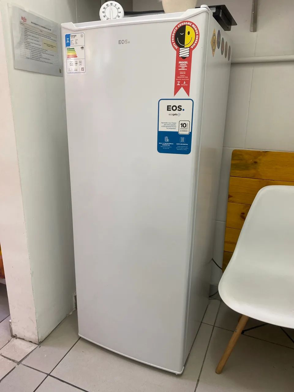 Freezer vertical EOS 168 litros 220V 