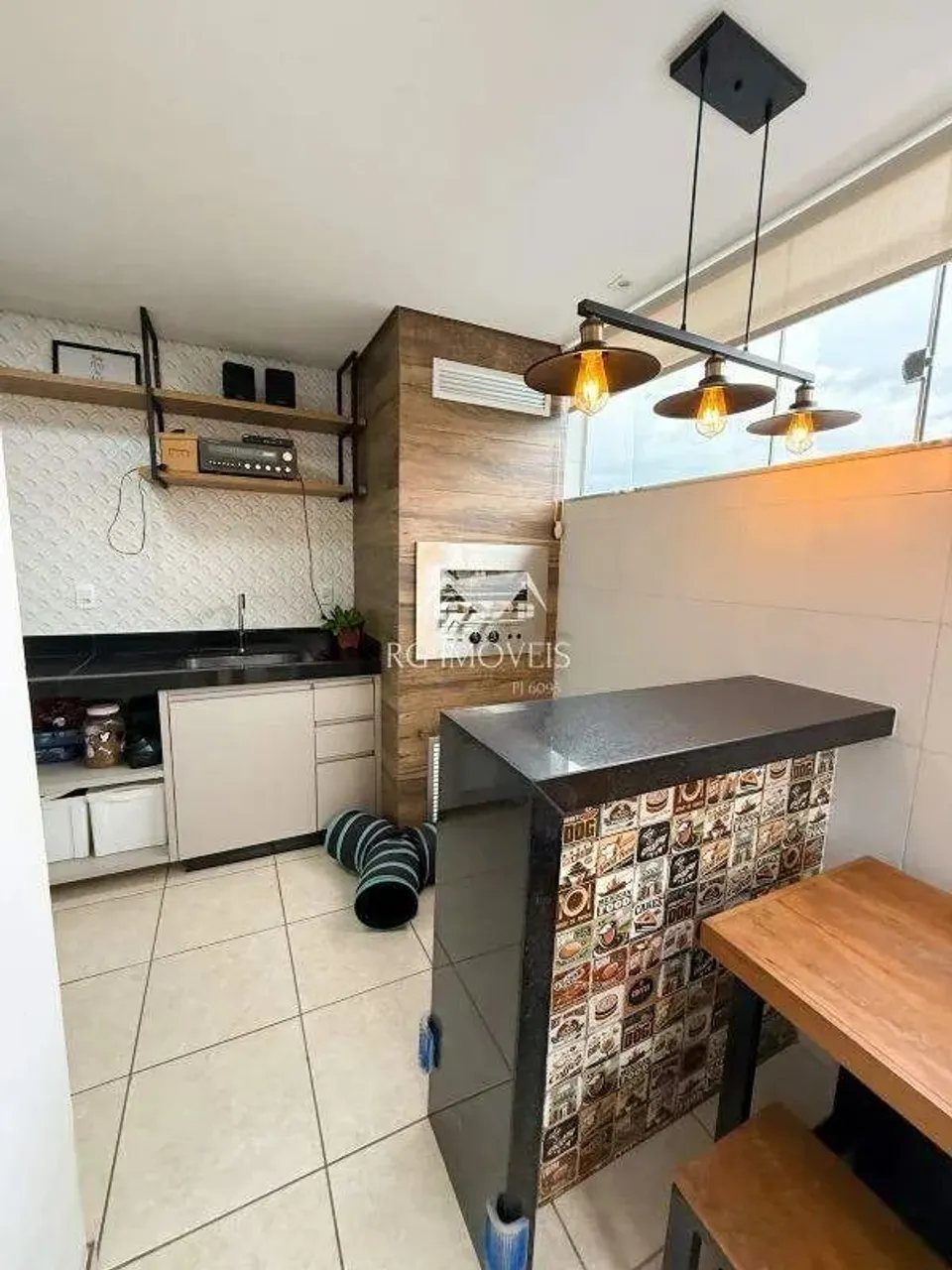 Área privativa 2 quartos no bairro Diamante