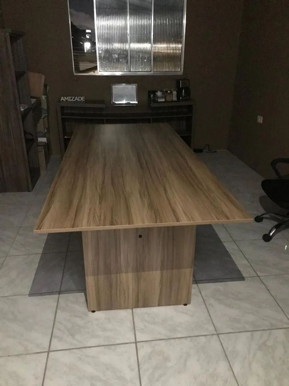 Mesa de reunião em Madeira