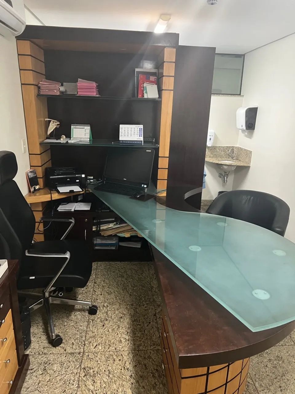 Mesa de Escritório Executiva com Design Elegante - Foto 2