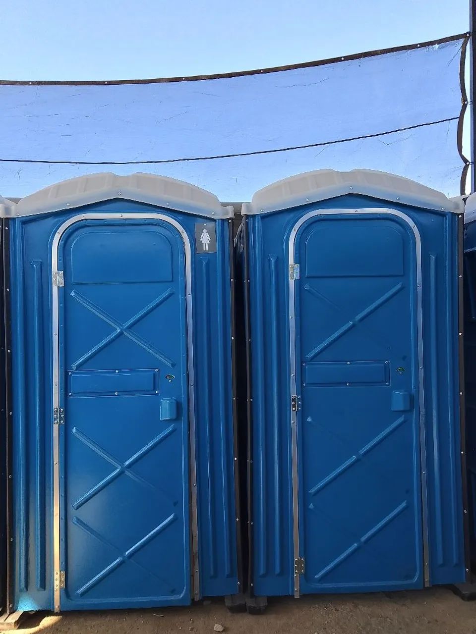 Venda de banheiros químicos