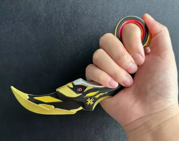 Karambit de Coleção Dourada/Preta - Foto 2