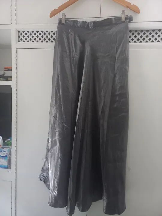 Saia longa cinza em cetim - Foto 2