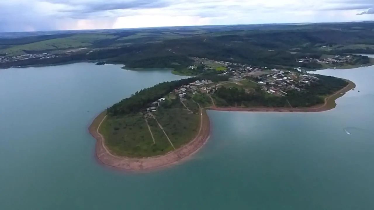 VENDO CASA CONDOMÍNIO CANARINHO LAGO CORUMBA 4 - Foto 6