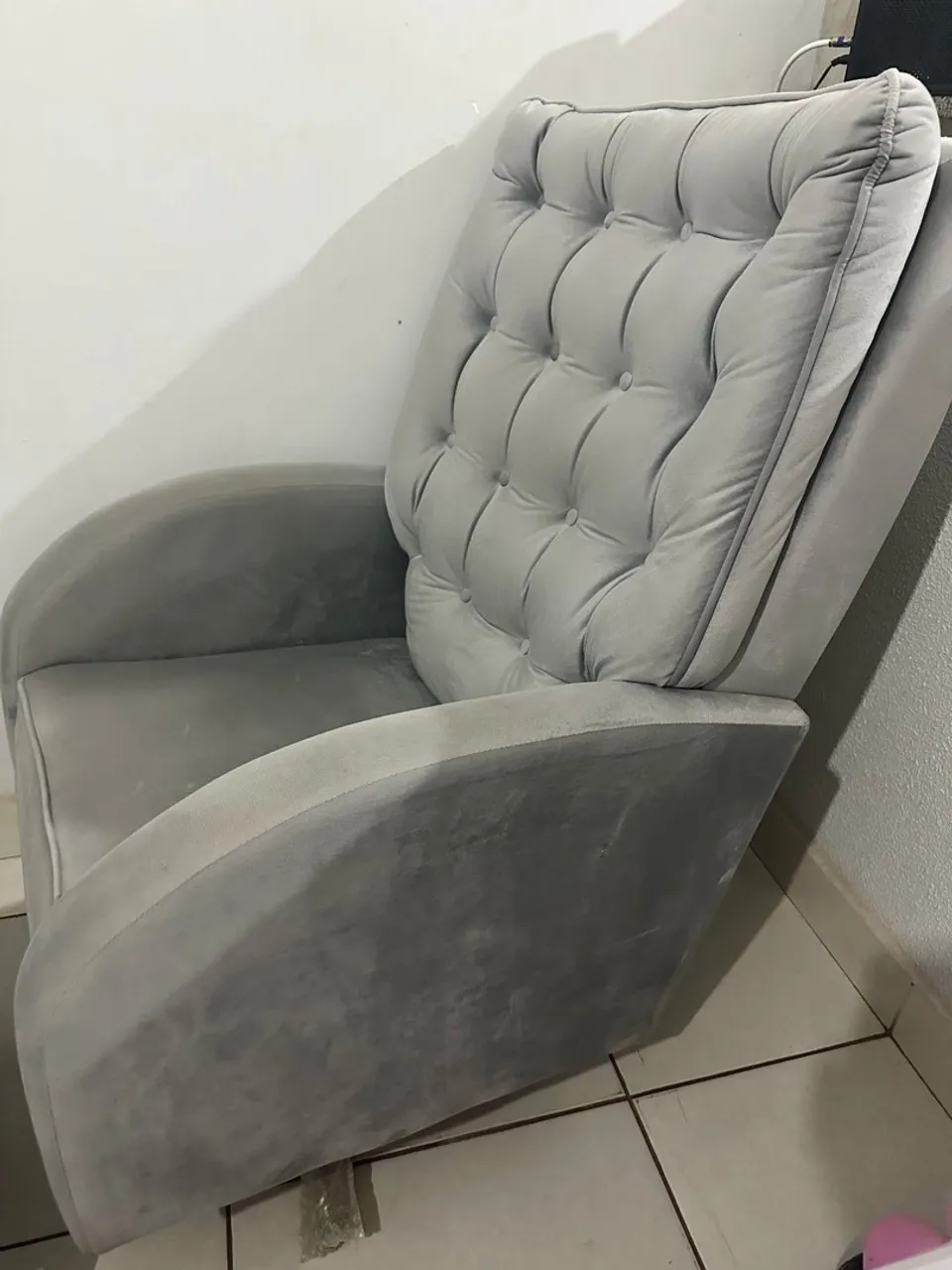 Poltrona Cinza Acolchoada