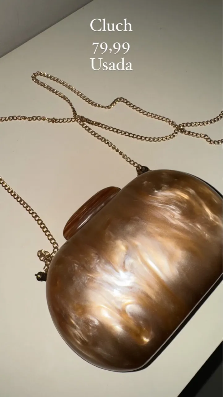 Clutch Dourada Usada - Elegância e Charme!