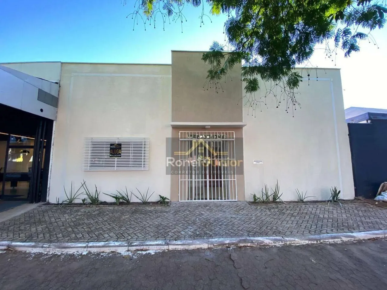 Ampla Sala Comercial de 90 m² no Centro de Palmas - Sua Nova Sede!