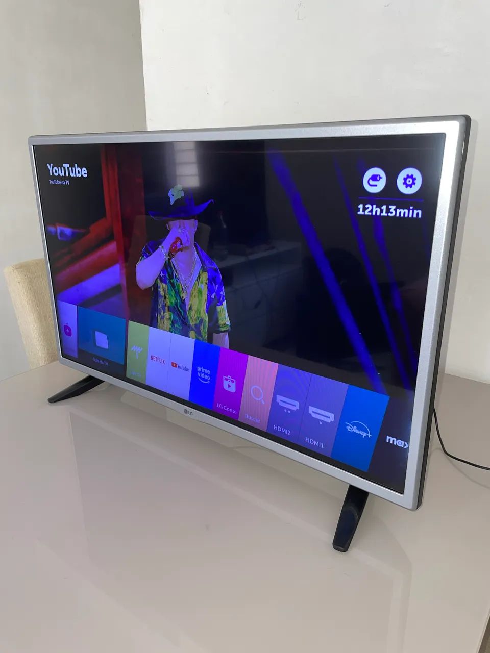 LG 32-inch Smart TV - Excellent Condition64313035758466120