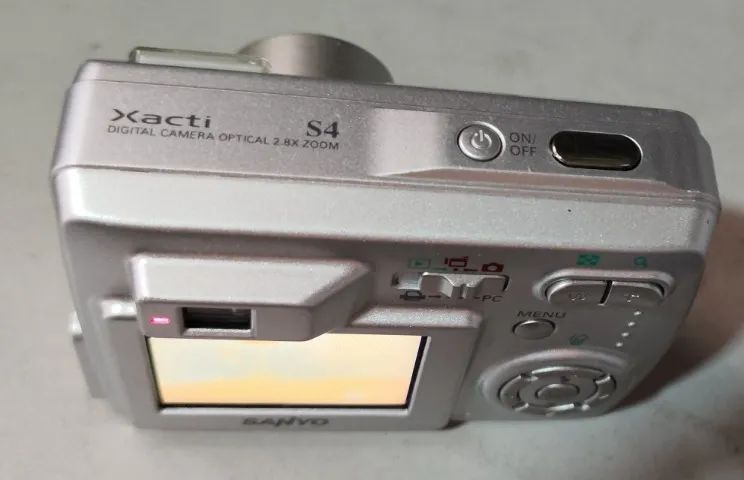 Câmera Digital Sanyo Dsc-s4 Ótimo Estado Funcionando - Foto 4