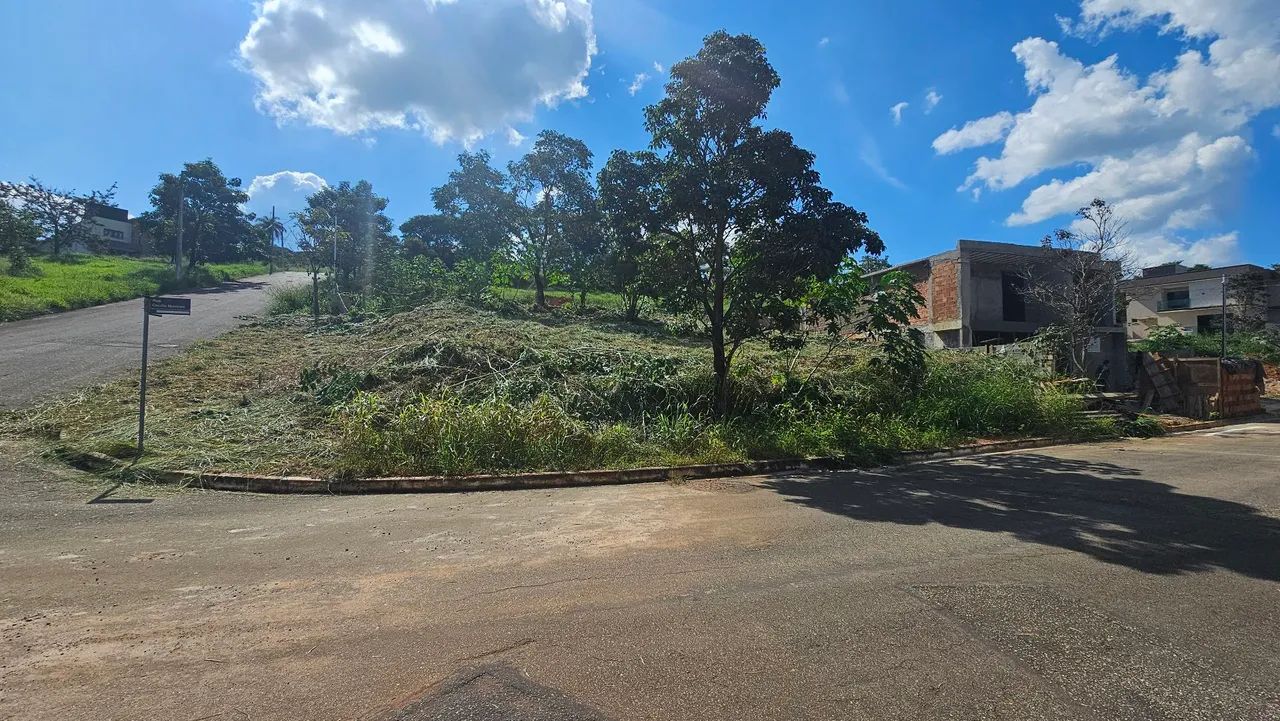 Excelente lote de esquina em Pedro Leopoldo 