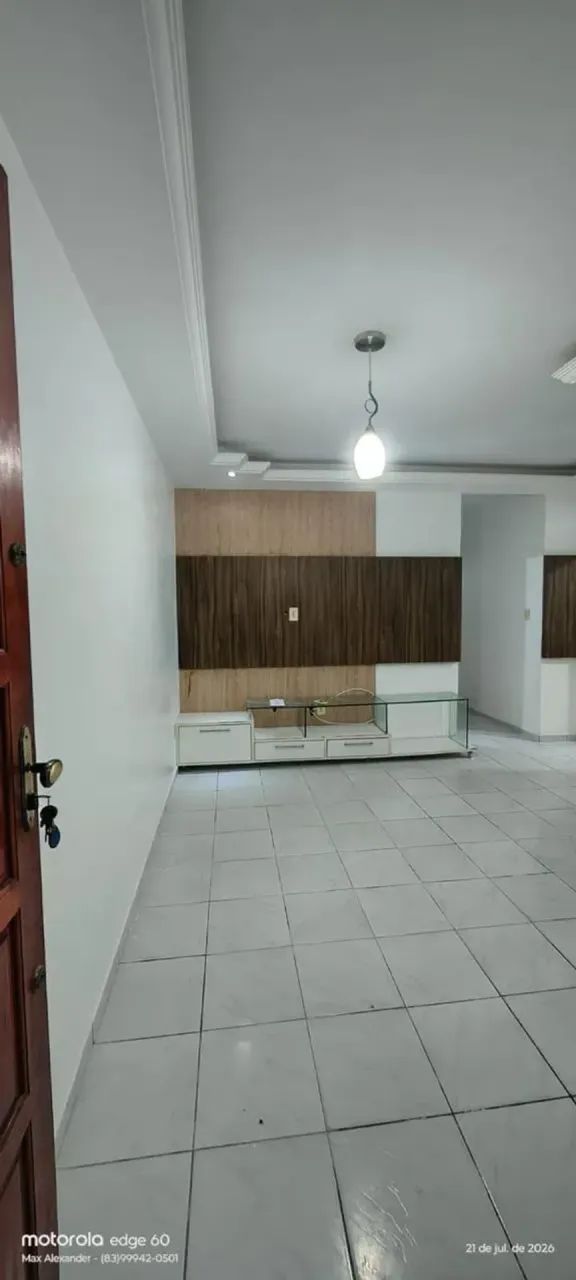 ALUGO APARTAMENTO COM 3 QUARTO SENDO UMA SUITE