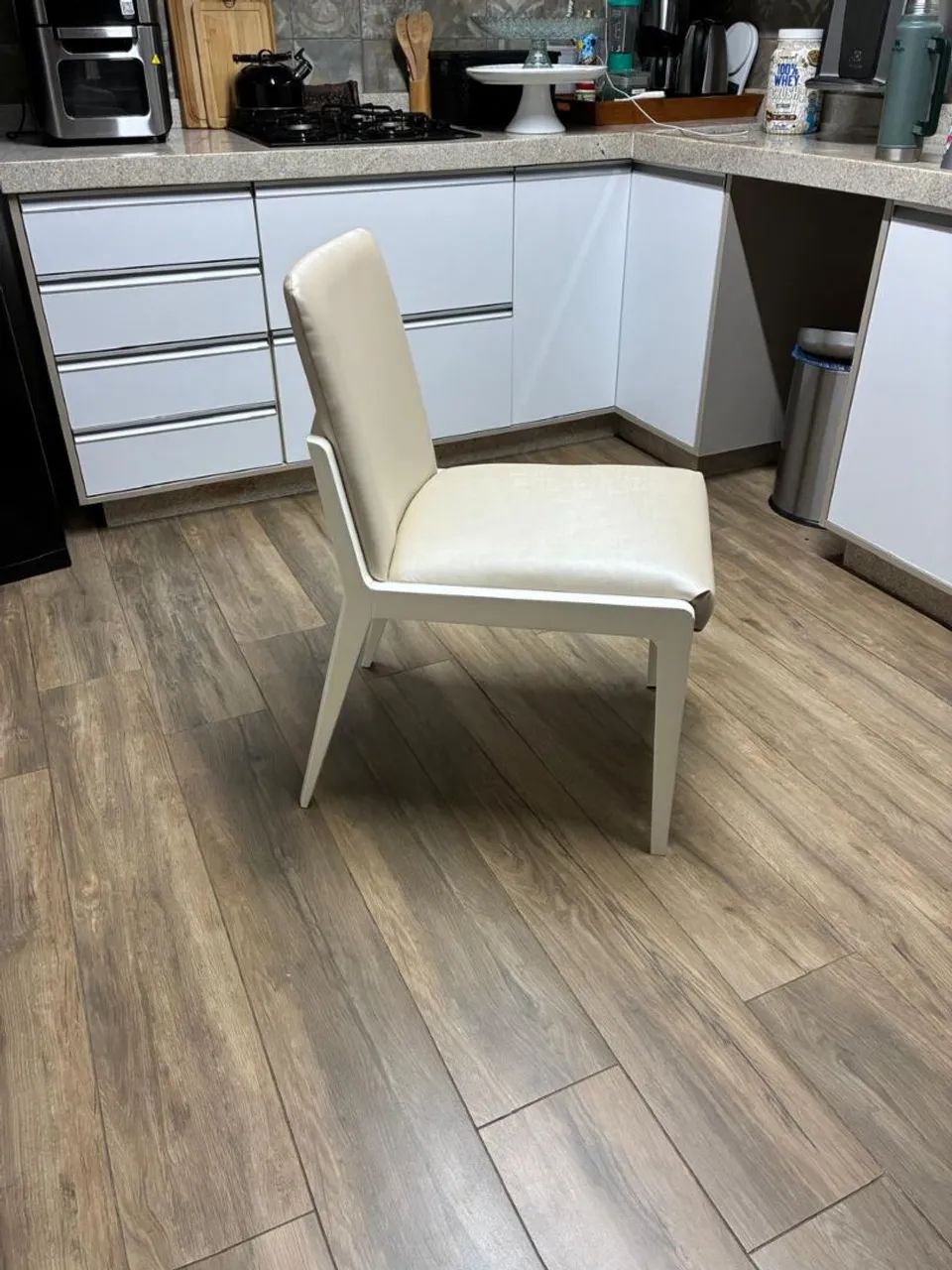 Conjunto de 6 cadeiras alto padrão.  - Foto 4