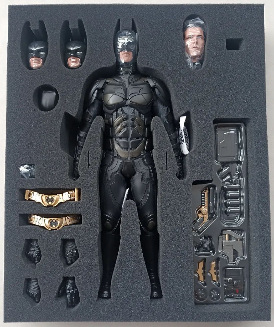 HOT TOYS DX12 BAT MAN 1/6バットマン ダークナイト Batman DX12 - The Dark Knight Rises | Hot Toys 1/6 | Usado