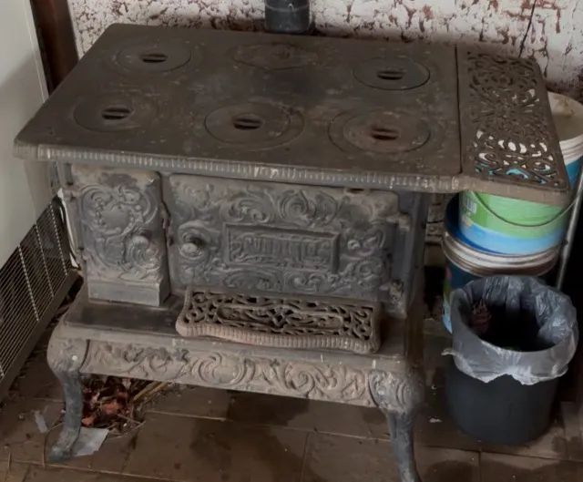 Fogão à Lenha Ferro Fundido com Chaminé