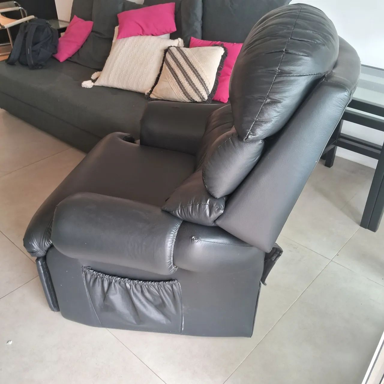 Poltrona reclinável courino preta - Foto 4