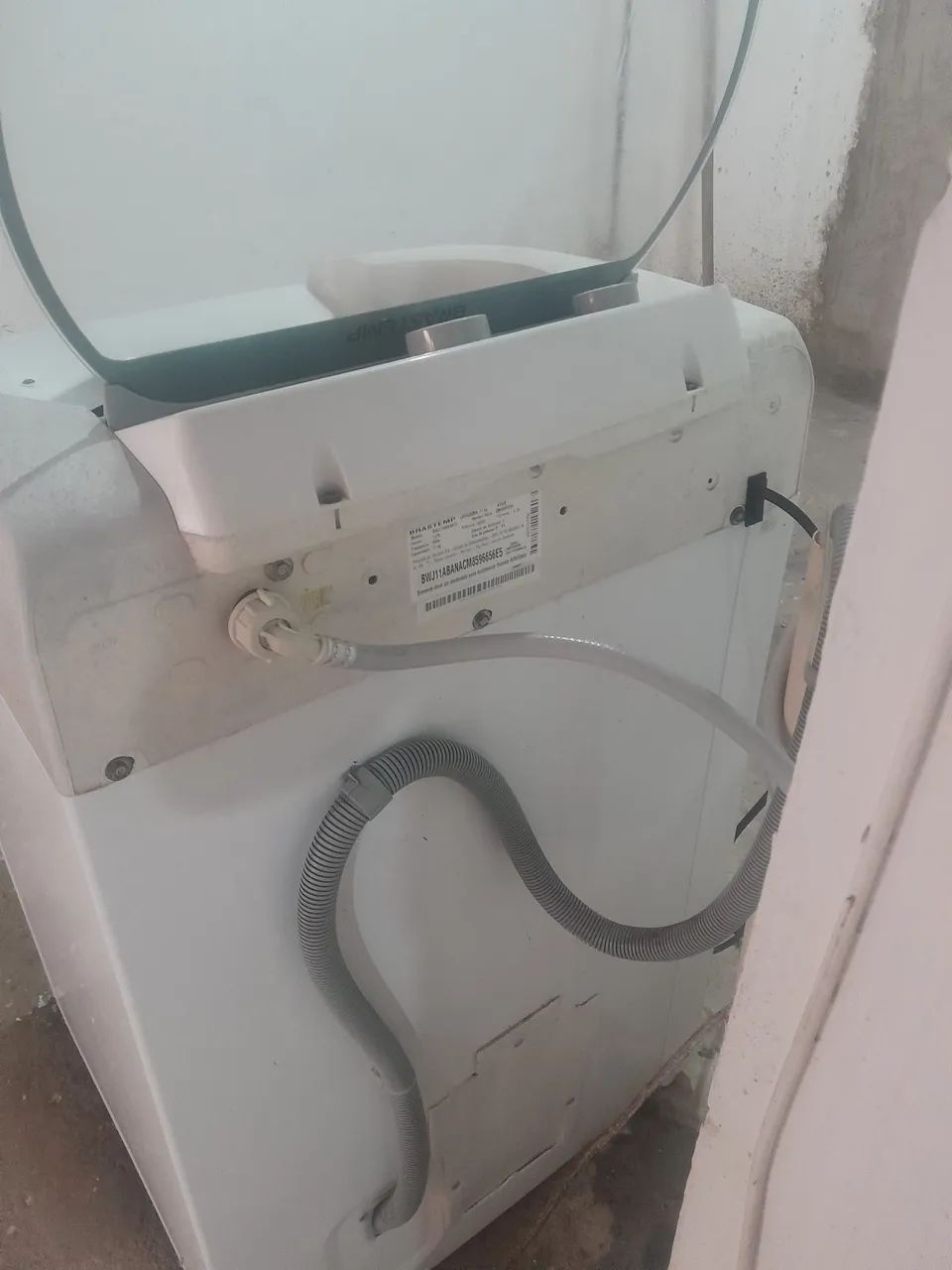  MAQUINA DE LAVAR BRASTEMP 11KG . DESCE UM POUCO DE AGUA POR BAIXO MAS FUNCIONA NORMAL.  - Foto 5