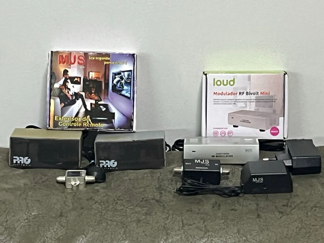 Extensor de Controle Remoto e Modulador RF Áudio e Vídeo