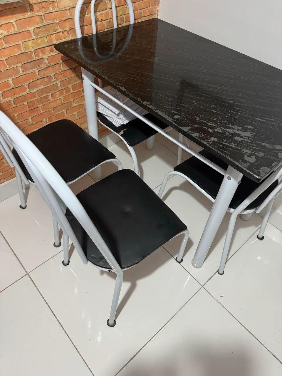 Mesa com tampo de granito 4 cadeiras - Foto 2