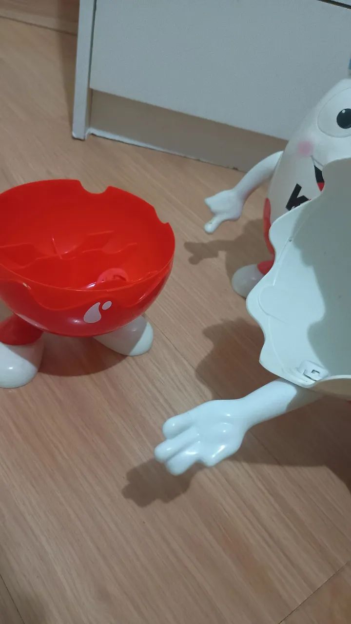 Bonecos Kinder ovo com espaço oco pra guardar coisas  - Foto 4