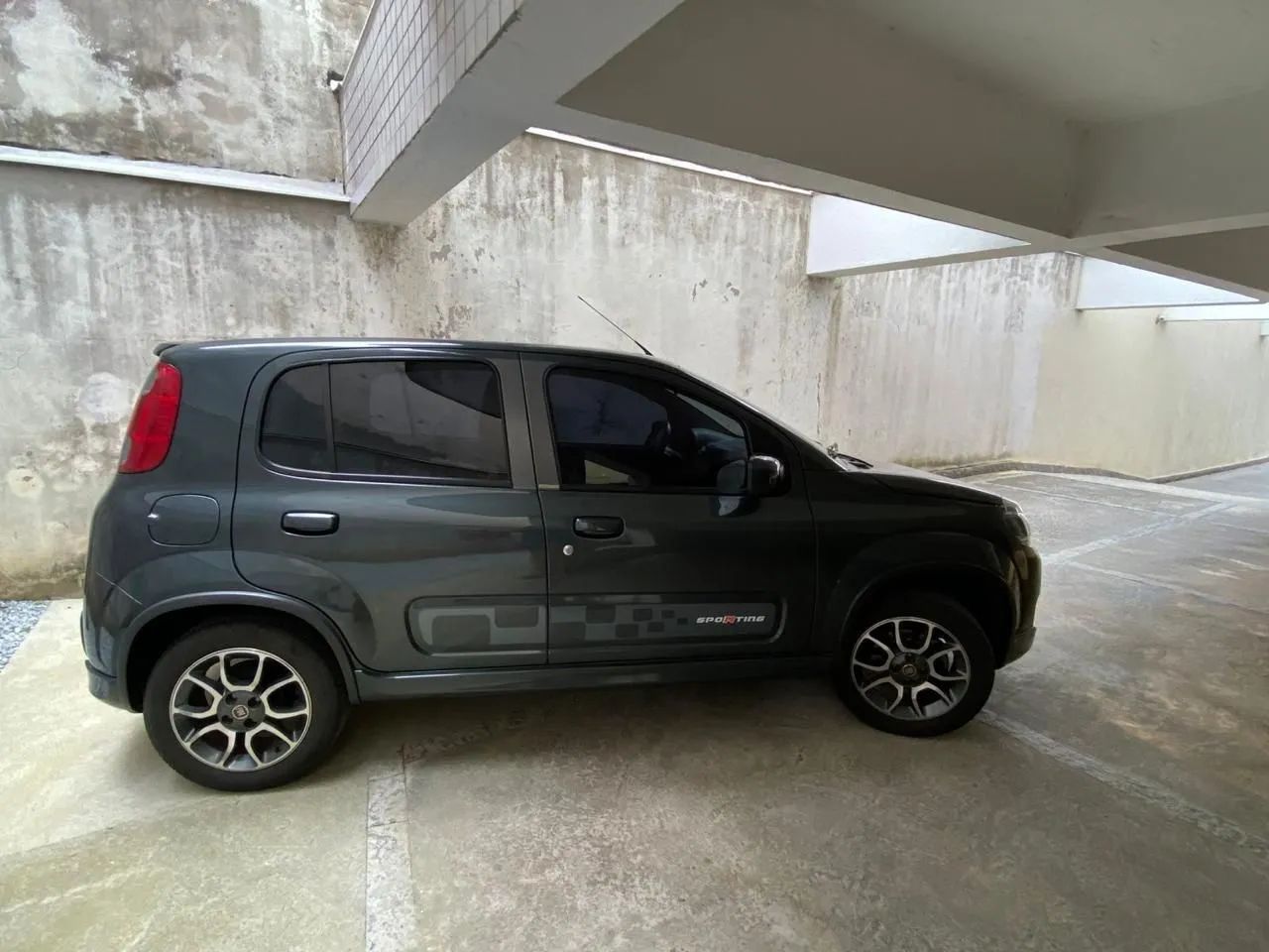 Fiat Uno Sporting 1.4 EVO Fire Flex 8V 4P 2012 - Foto 4