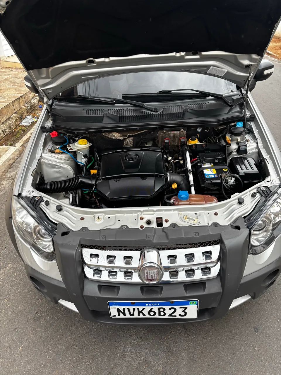 Fiat Strada Adventure1.8/ 1.8 Locker Flex CD 2012 - Foto 4
