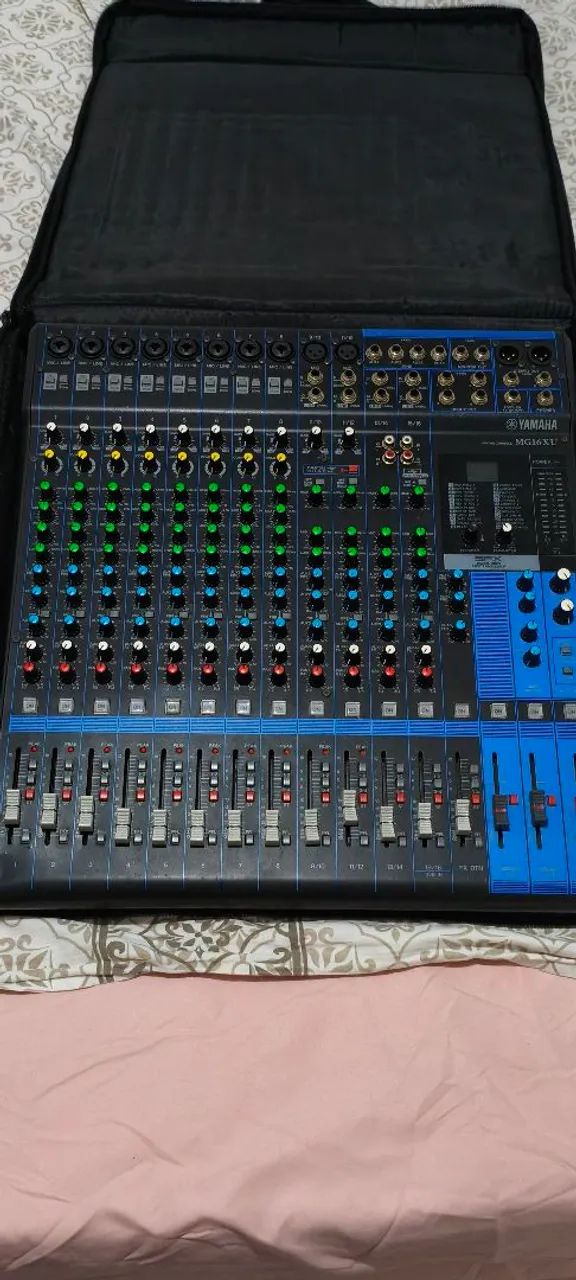 MESA YAMAHA ORIGINAL 16 CANAIS ANÁLOGICA BIVOLT  COM EFEITOS + CASE
