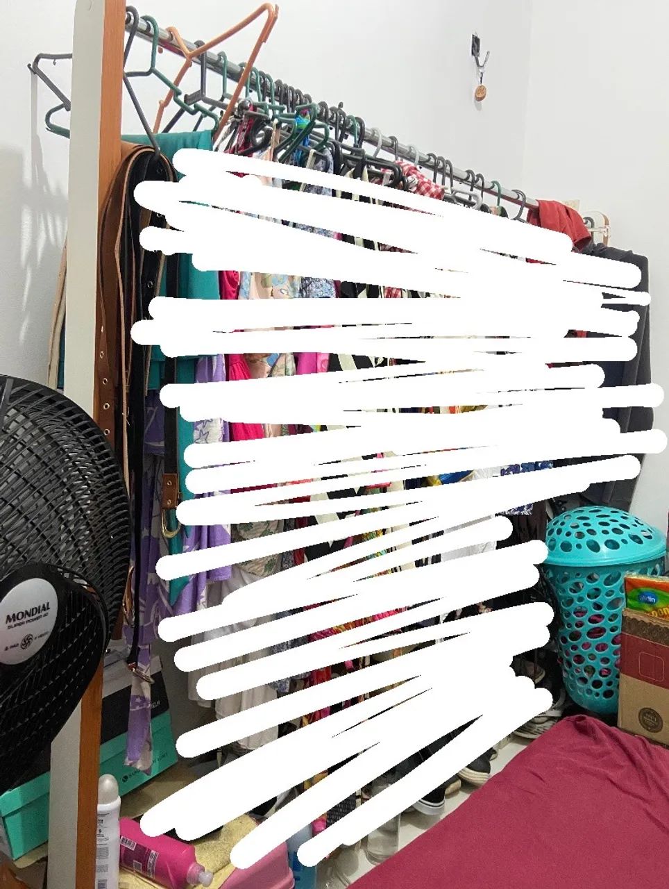 Vende-se uma Arara de Roupa 