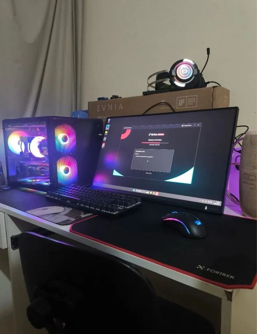 Monitor gamer 180HZ Philips evnia 24 polegadas 