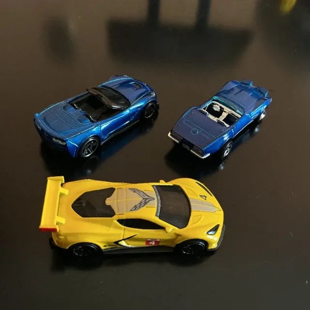 Hot Wheels Corvette Coleção - 3 miniaturas Escala 1/64 - Foto 4