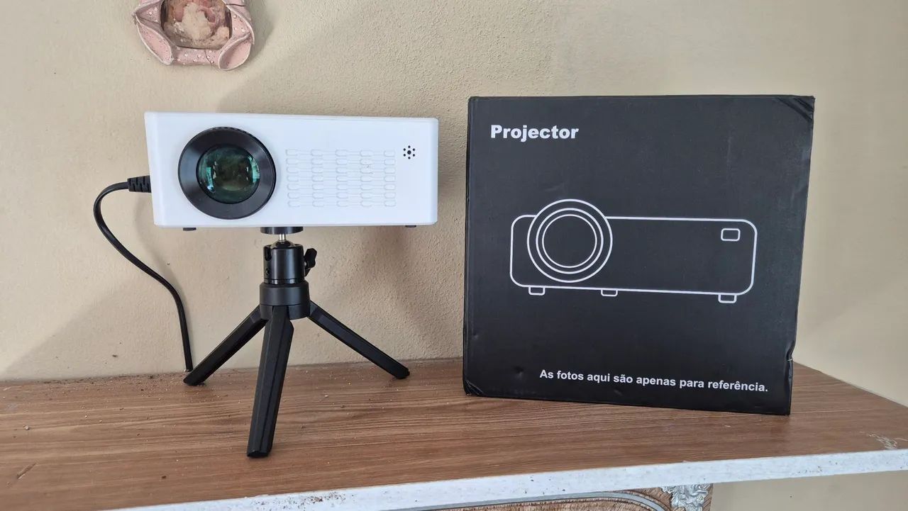 Projetor Full HD com sistema smart - Foto 3