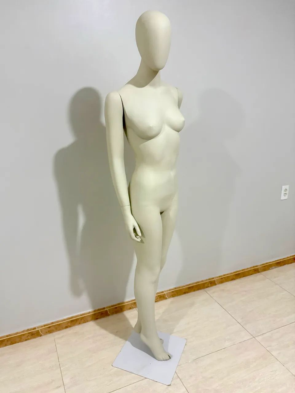 Manequim Feminina  - Foto 2