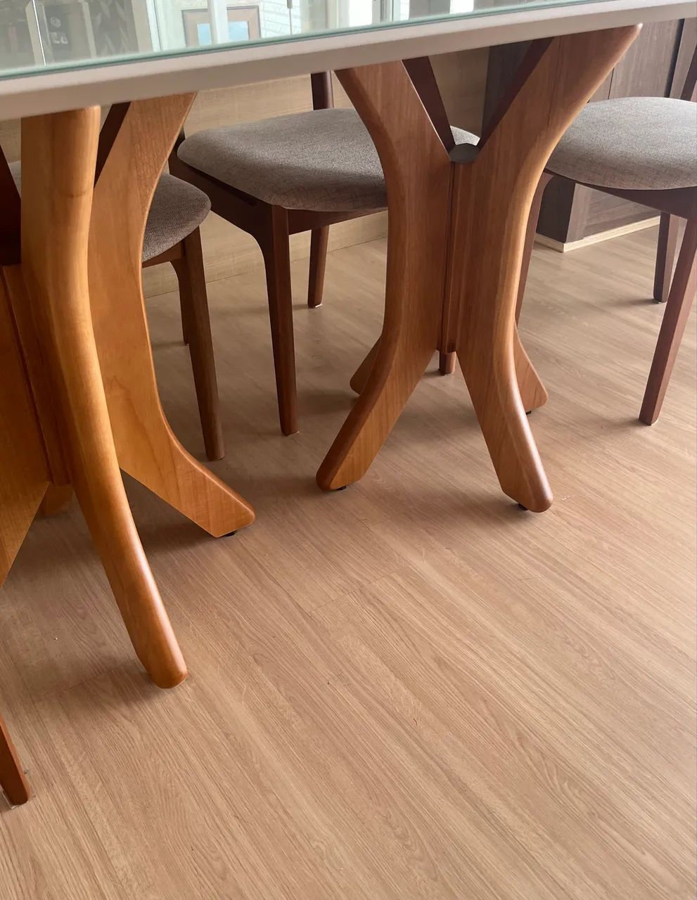 Conjunto de mesa de jantar e 6 cadeiras - Foto 4