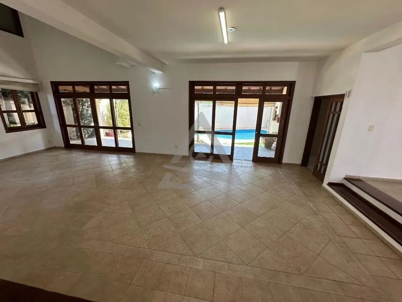 Casa para alugar em Campinas, Sítios de Recreio Gramado, com 3 suítes, com 345 m² - Foto 5