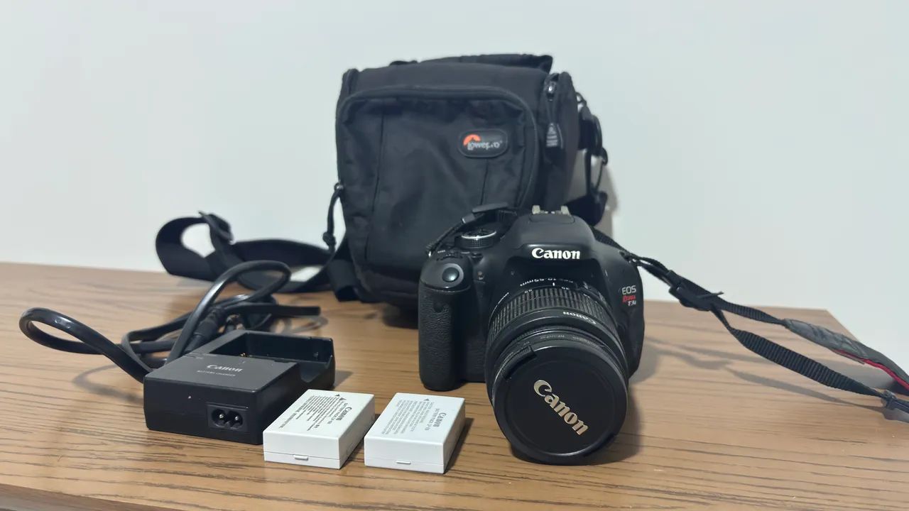 Cânon EOS Rebel T3i COMPLETA