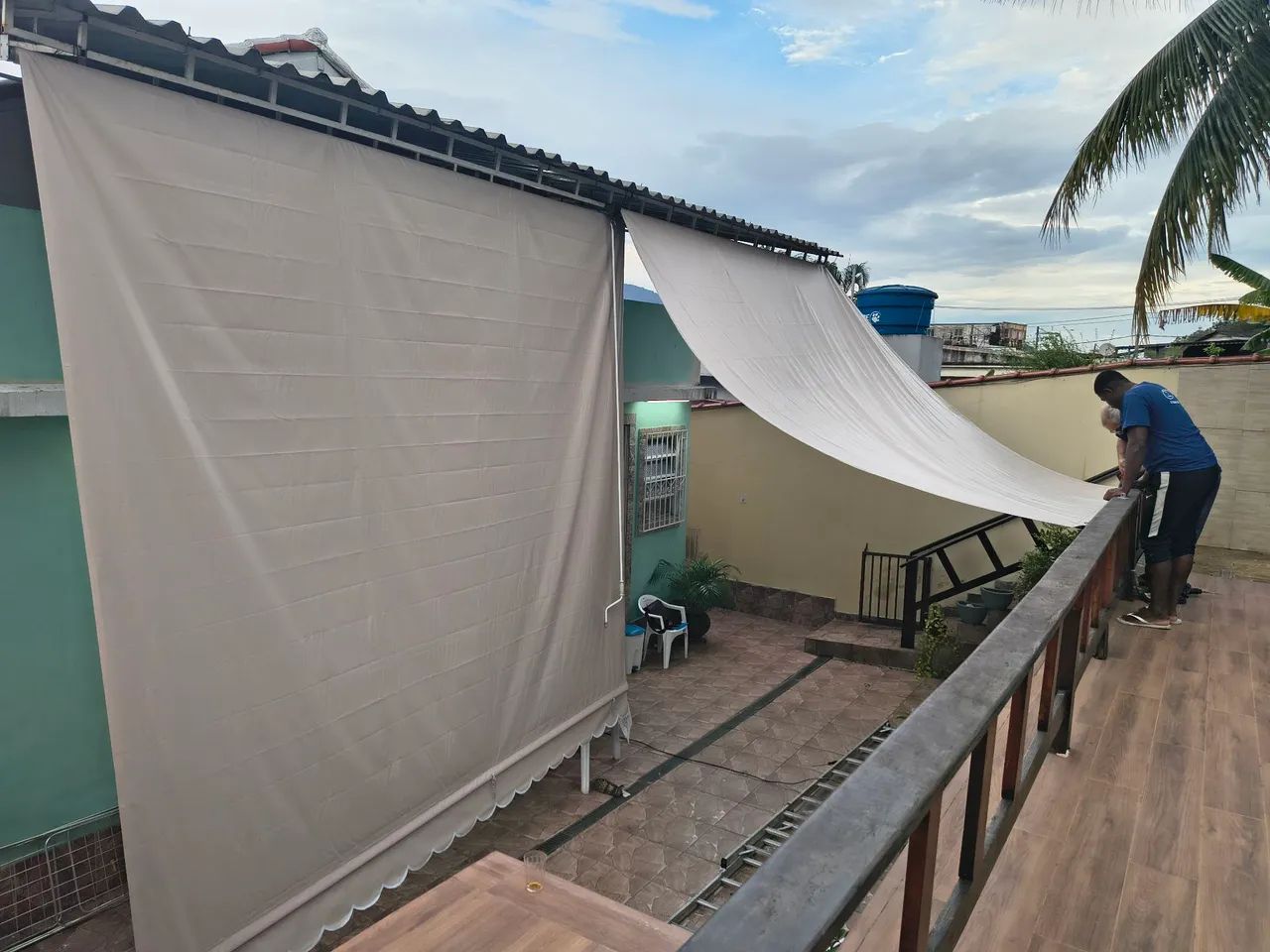 Toldo de manivela para loja e residência. - Foto 2