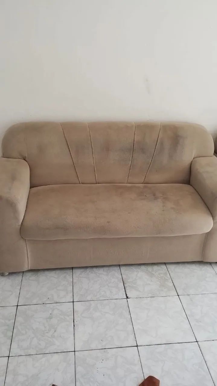 Sofá grande e pequena