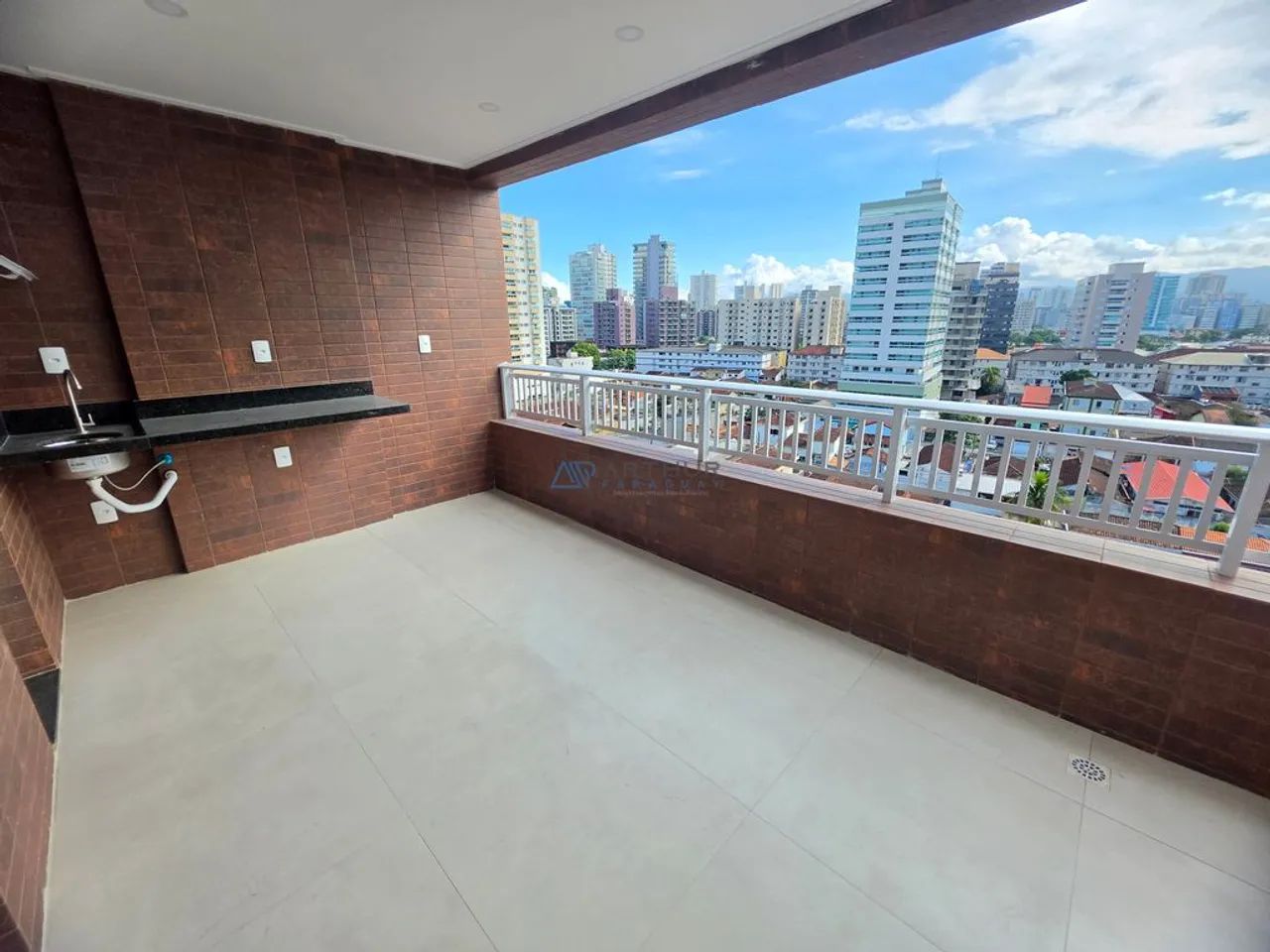 Apartamento à venda em Praia Grande no Canto do Forte com 2 dormitórios