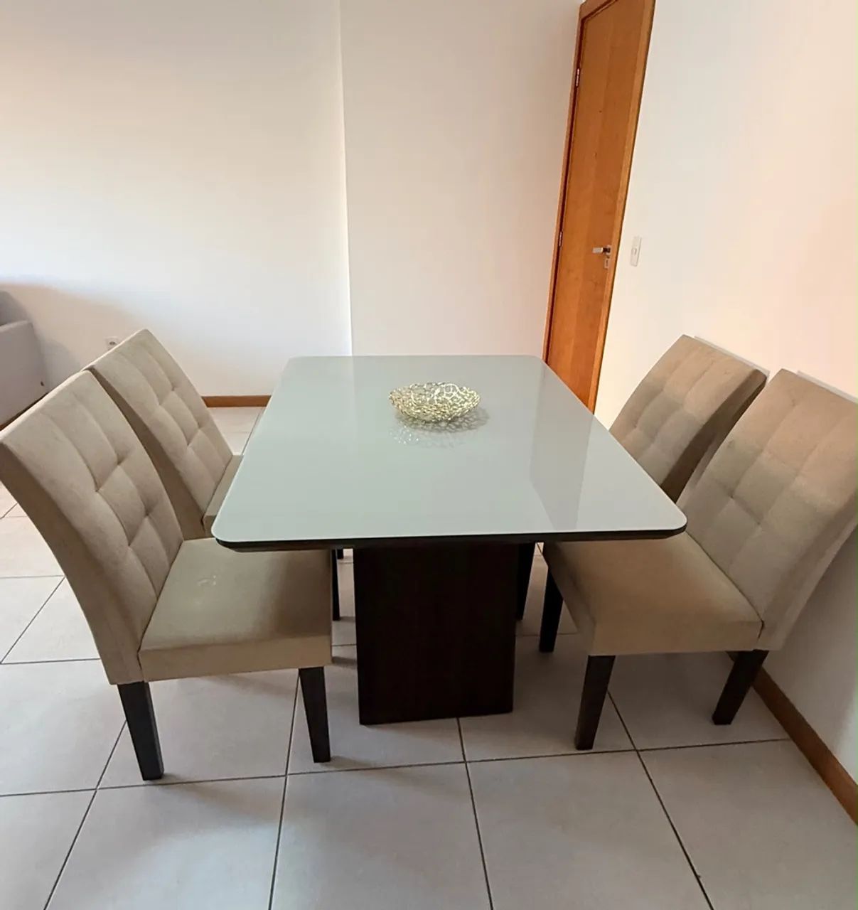 Mesa em Mdf Laqueada 4 lugares - Foto 4