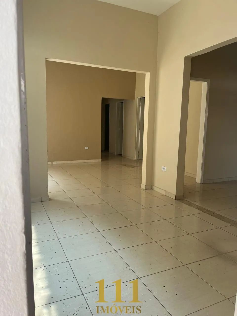 Casa Comercial Bosque dos Eucaliptos  Espaço, visibilidade e localização estrat