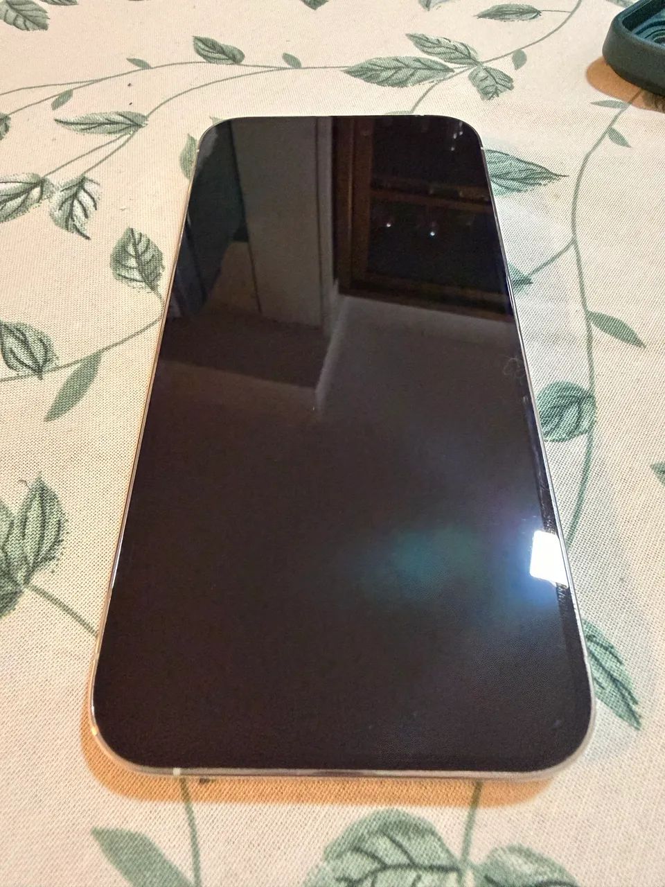 iPhone 14 Pro Max Prateado / Branco - Foto 2
