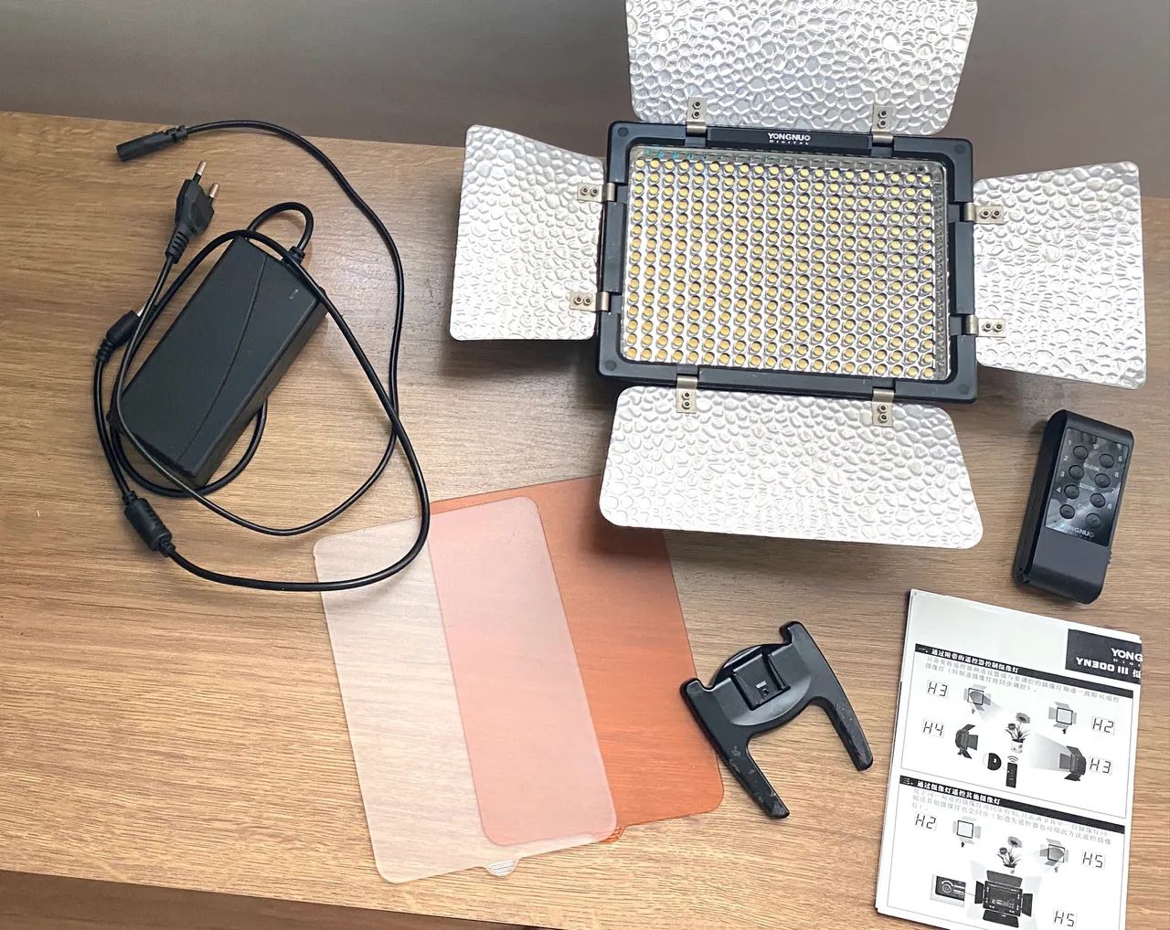 Painel de luz led Yongnuo  YN300 III cor branca-frio 5500k