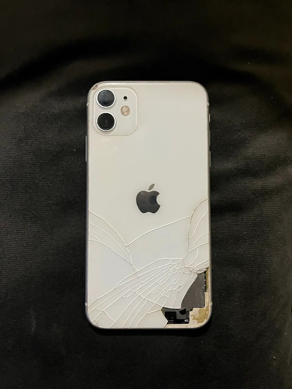 iPhone 11 128GB Com Defeito Travado Restauracao - Para Peças  - Foto 2