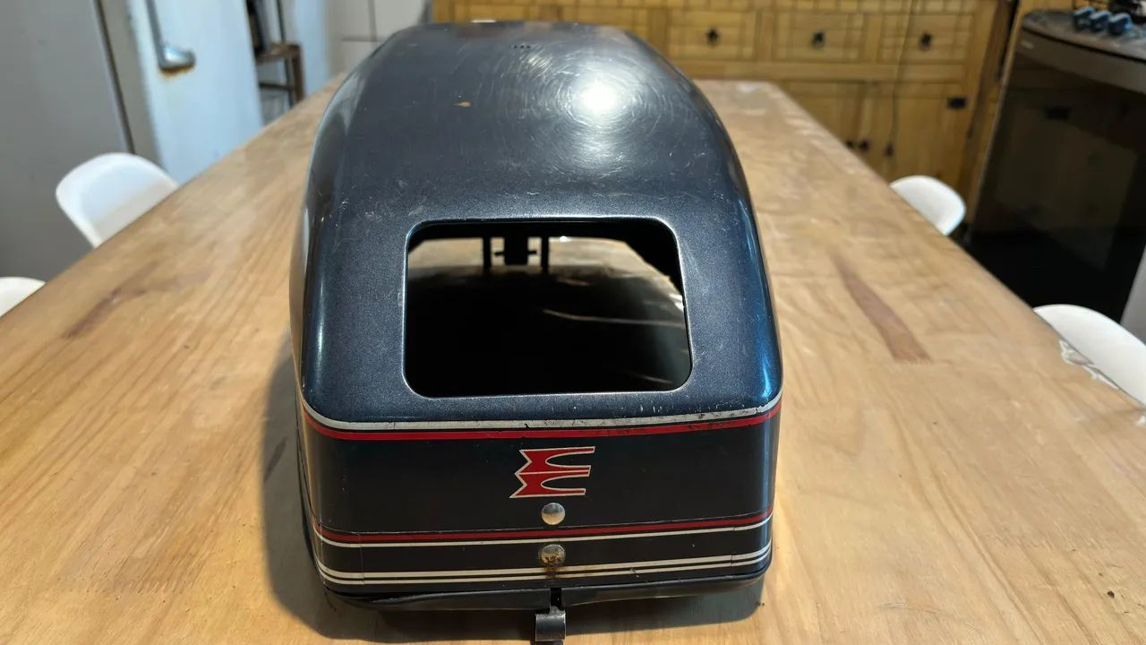 capota e carcaça motor evinrude 15hp - Foto 2