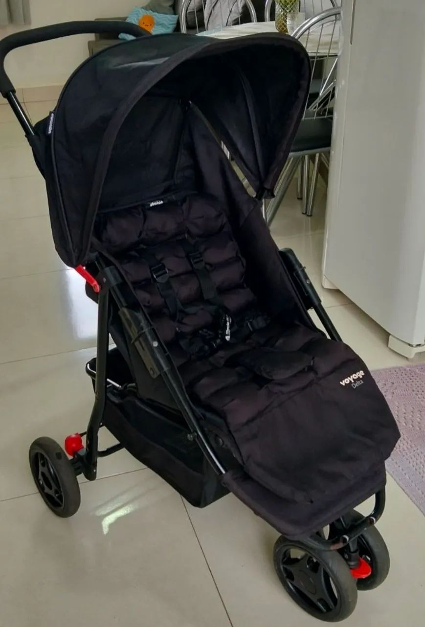 Vendo carrinho de bebê da marca Voyage Delta 