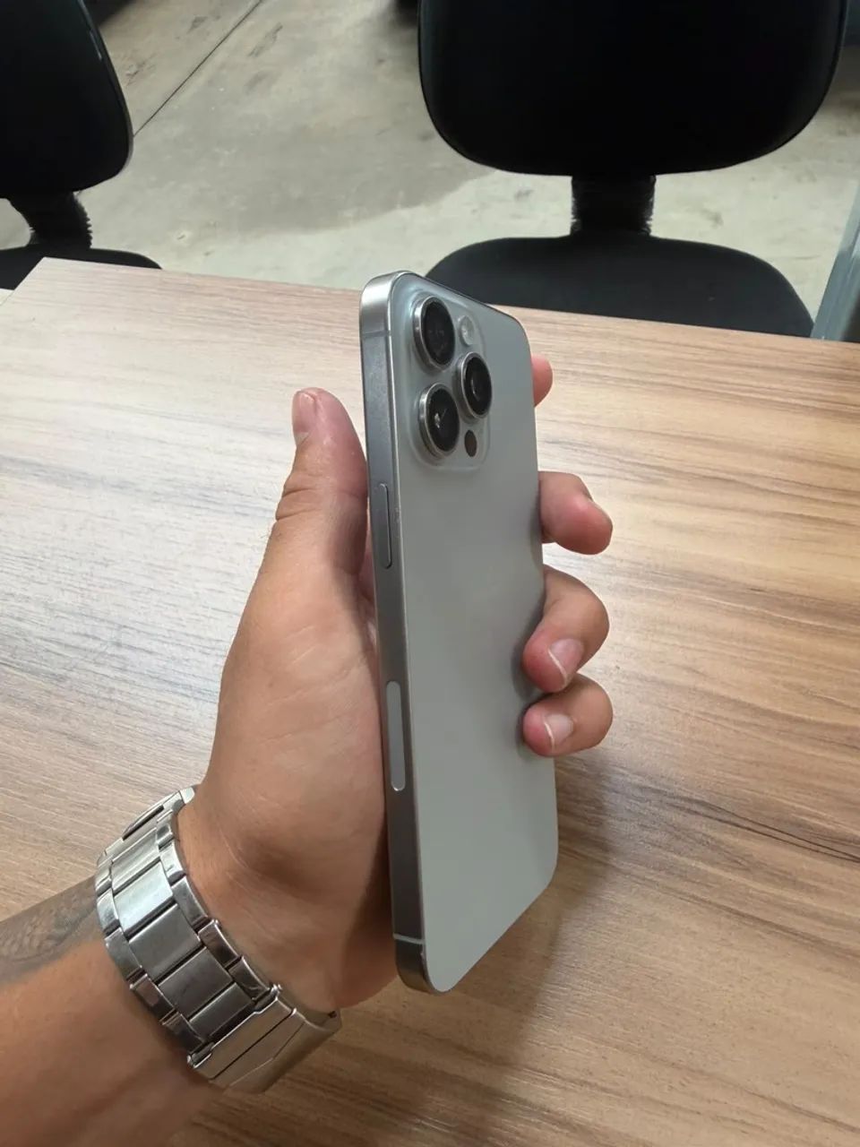 IPHONE 15 PRO MAX 256gb TITANIUM - Foto 3