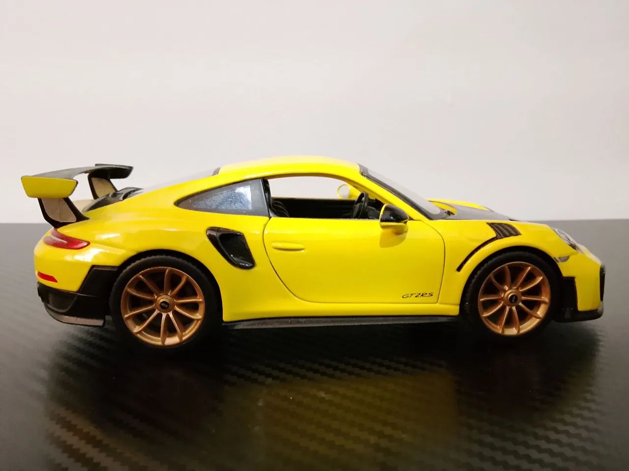 Miniatura Porsche 911 gt2 1:24 - Foto 3
