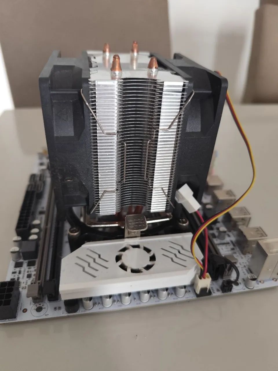 Placa x99 intel + processador xeon+ torre fan